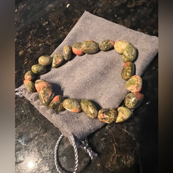 Green and pink stone bracelet - Picture 2 of 5